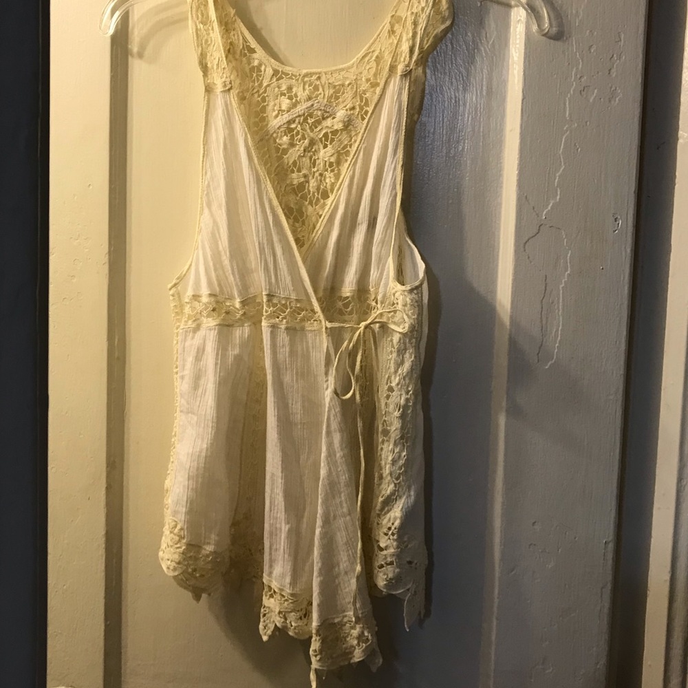 Cute Free People wrap tank sz 6 in white/cream
